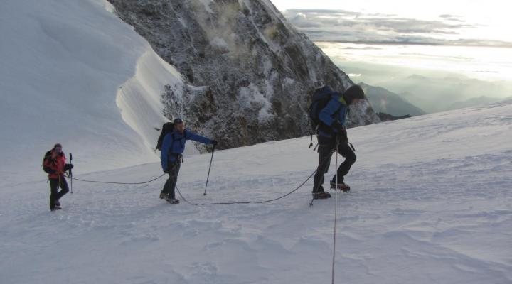 Montée à la Pyramide Vincent - Massif du Mt Rose