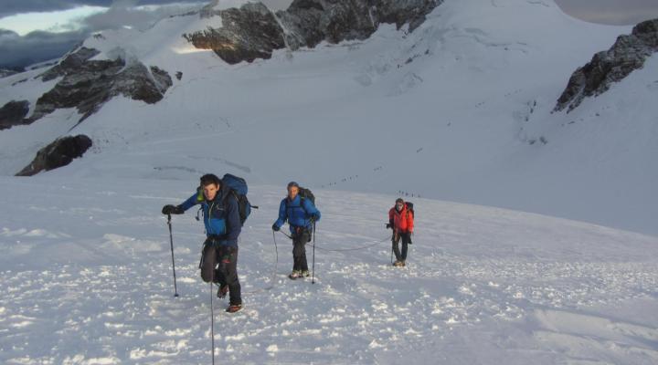 Alpinisme au départ du refuge Gnifetti - Massif du Mont Rose