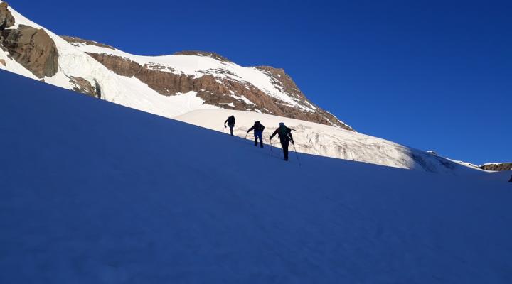En montant à l'Albaron