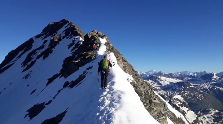 sur l'arête