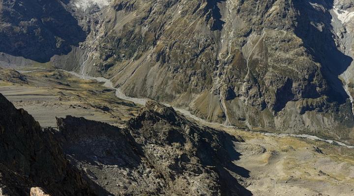Sommet de la pointe Barbier : l'escalade est beaucoup plus facile qu'à la pointe du Faune mais le rocher est toujours excellent.