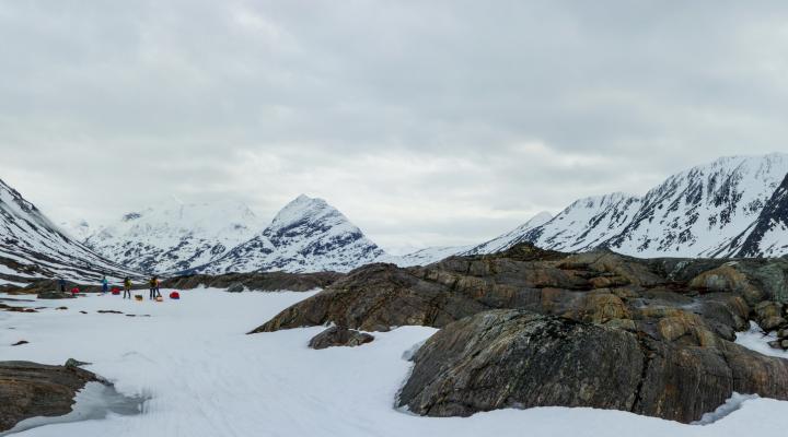 Nous profitons du premier créneau de temps correct pour partir.
