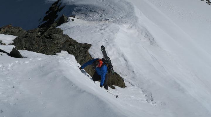 Sur la crête sommitale