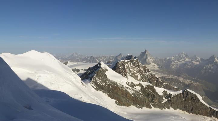 Juste au dessus du Felikhorn, petite mise en jambe sur une arête encore débonnaire.