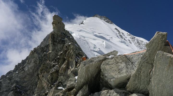 Vue sur la partie haute de l'arête est du weisshorn.