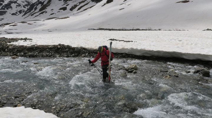 Rafraichissement des pieds en traversant l'Isère