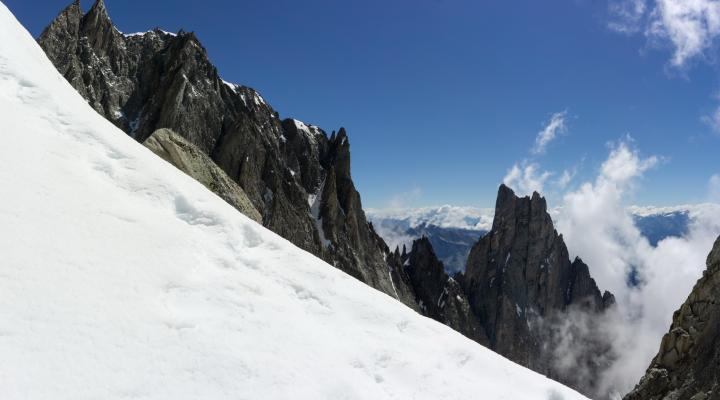 au col du Frêney, vue sur l'arête de Peuterey