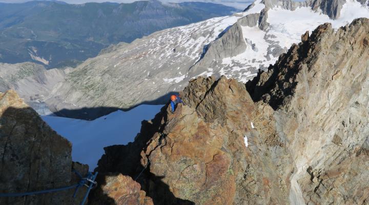 L'arête sommitale de l'aiguile des Glaciers
