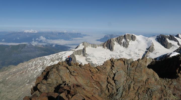 L'arête sommitale de l'aiguile des Glaciers