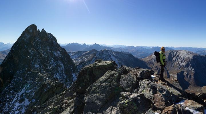Vue sur Bellaval depuis la tête d'Enclave.