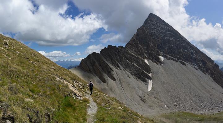 En allant vers le Mont Fortin avec le Bério en arrière plan.
