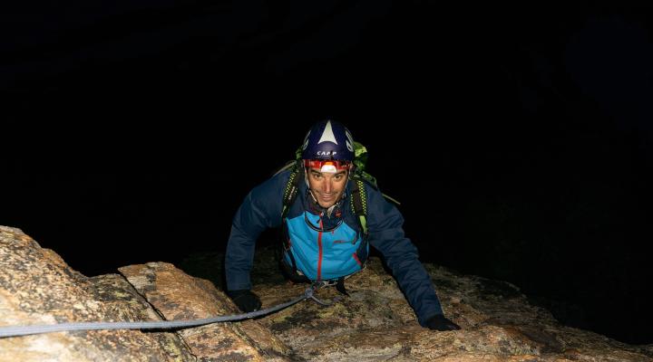 Début de l'arête ouest du Besso en pleine nuit.
