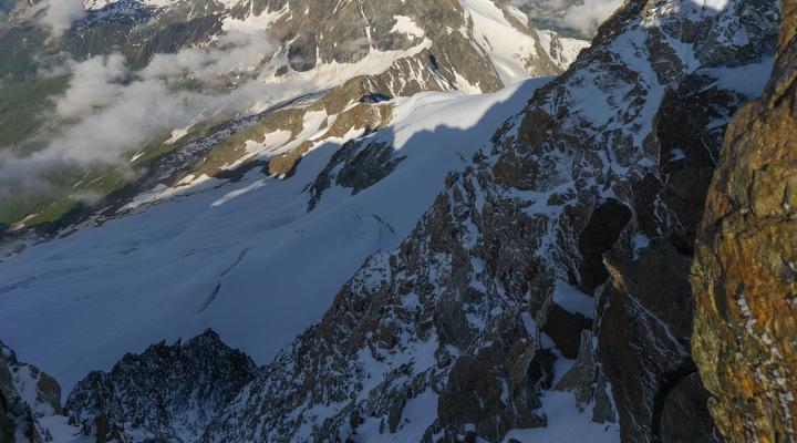 Dans les passages versant ouest