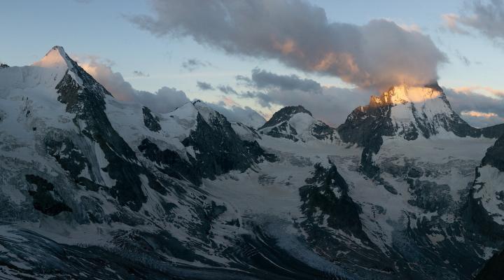 lever de soleil sur Obergabelhorn, Dent blanche et grand Cornier : c'est classe!!