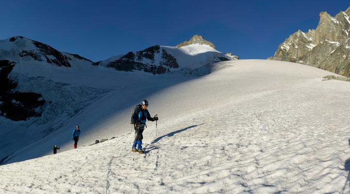 sortie de l'ombre, sous la Dent Blanche