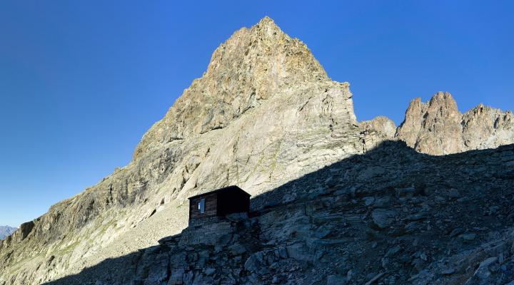 Le bivouac au départ de l'arête.
