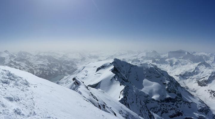 Vue du sommet vers la Sache et les platières.