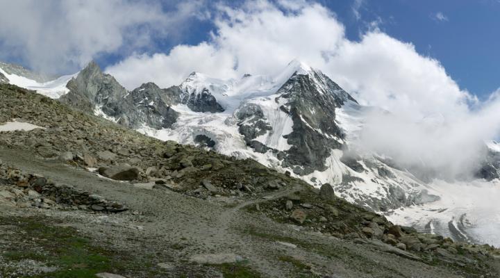 Le Zinalrothorn et l'Obergabelhorn depuis la cabane du Mountet