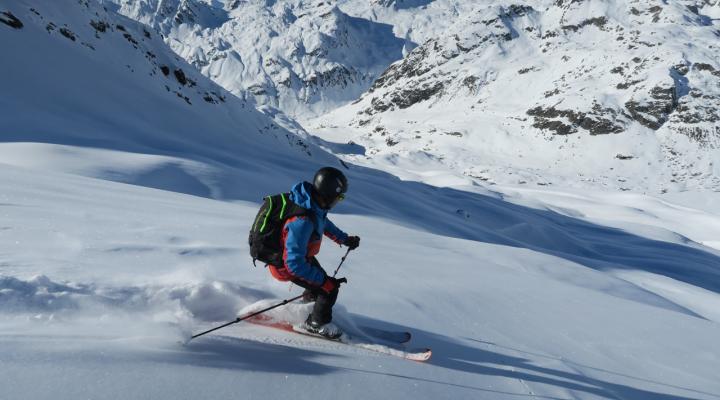 Randonnée à ski vers le Ruito