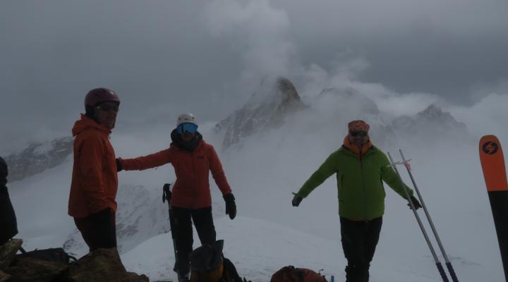 Au sommet du la pointe de Terre Rouge