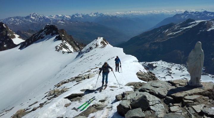 En arrivant au sommet