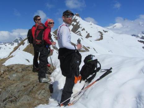 Ski de randonnée - le sommet de l'homme Cairn 2699m