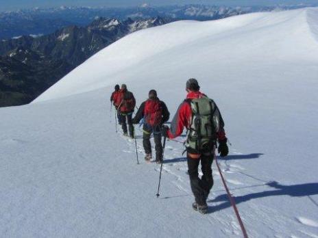 Dôme des Glaciers - retour vers le refuge Robert Blanc