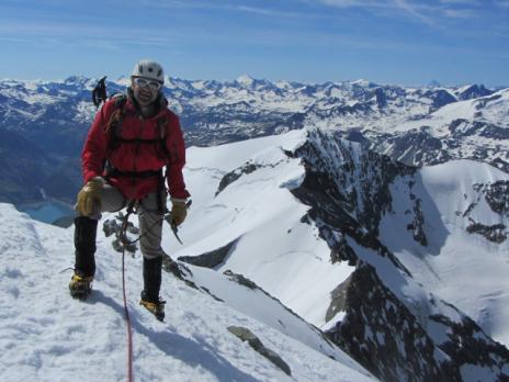 Sommet du Mont Pourri avec l'ar^te sud en second plan