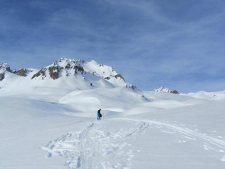 Au dessus du Fort de la Platte - ski de randonnée guides des Arcs