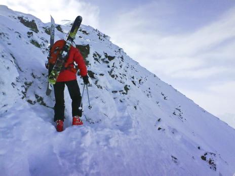 Passage à pieds sur l'arête sud de l'aiguille Rouge.