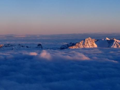 Levé du soleil sur le massif du Beaufortain
