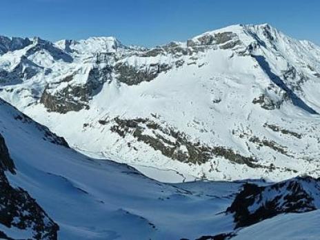 Depuis le milieu de la rampe, vue sur la Vanoise.
