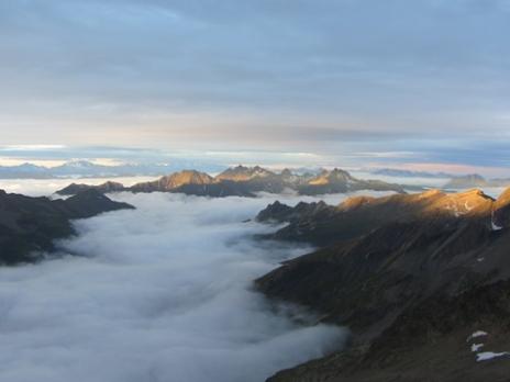 Mer de nuage au départ du refuge Robert Blanc