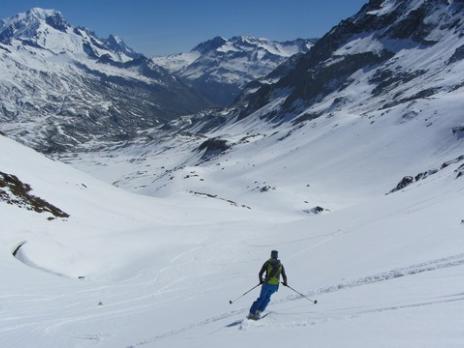 Ski de randonnée dans le Beaufortain avec vue sur le Mont Blanc