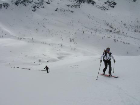 En montant