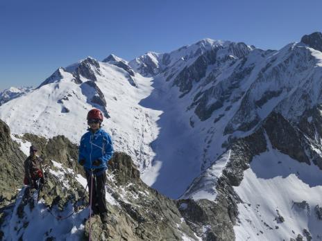 Entre le pain de sucre et le sommet, vue sur le Mont Blanc.
