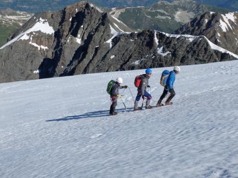 Le Mont Pourri une cordée derrièrre nous