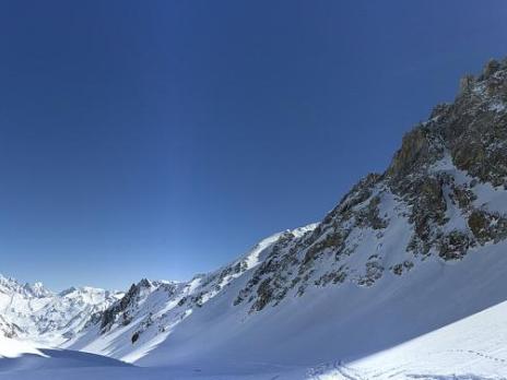 Sous la face nord de la Nova.