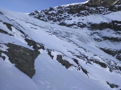 Labyrinthe de sortie sous le glacier des Plates des Chamois.
