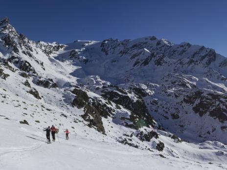 Au dessus du refuge du Ruitor. Au fond, la Becca du Lac, le petit Assaly, le glacier du Grand et le Bec de l'Ane... dans le désordre.