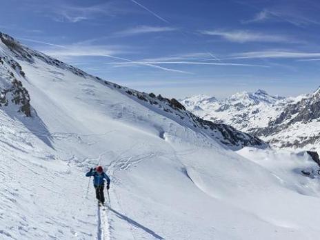 Montée à la petite aiguille Rousse.