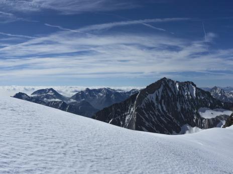 Sommet de l'Arpont et vue sur les arêtes du Génépi.