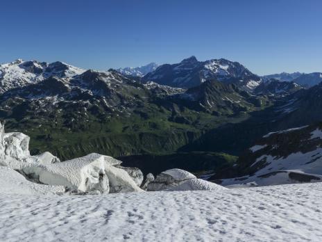 Les crevasses du glacier de l'épéna.