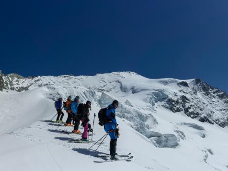 Descente rive droite du glacier du Geay.