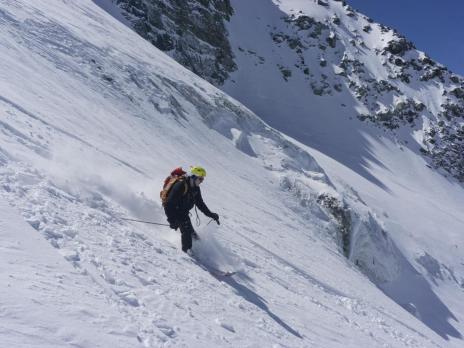 Descente en versant nord sur le glacier de Péclet