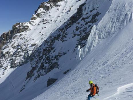 Descente sur le glacier de Laveciau