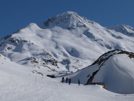 En montant à l'hospice