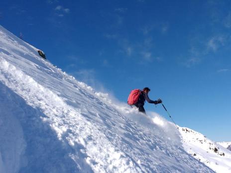 Hors piste La Plagne - face Nord du Friolin au dessus du lac de l'Etroit