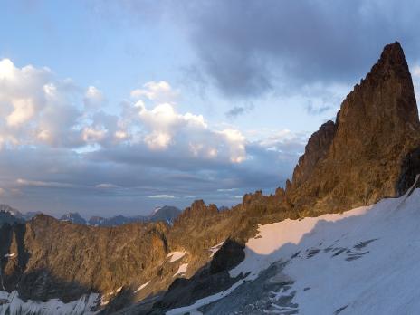 Vue sur le col de la casse déserte et la tour Choisy