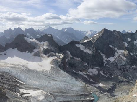 Panorama  sur la tête du Replat et la gandolière